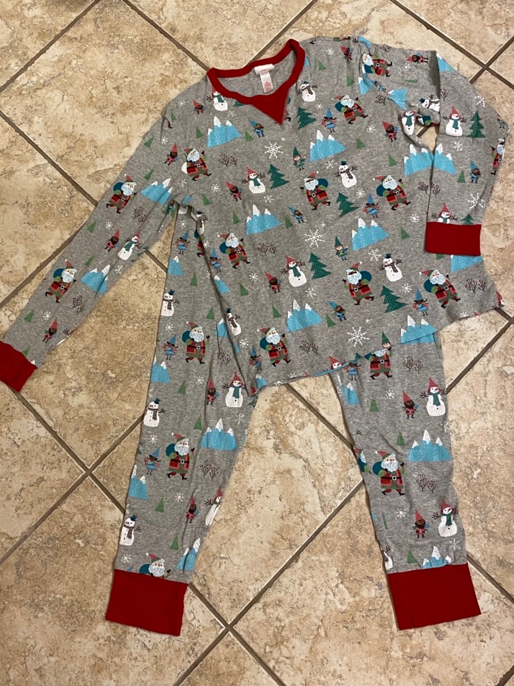 Santa and Elves pajama set by Wondershop size medium